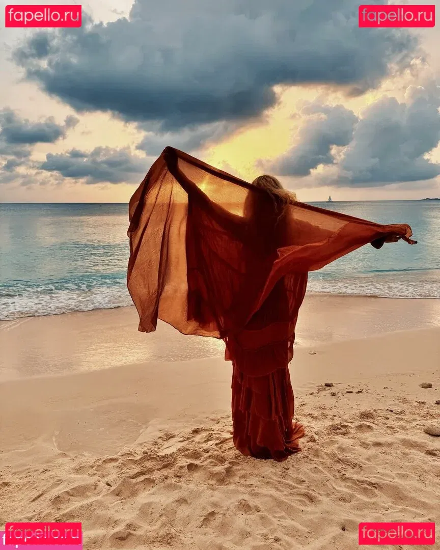 Rumer Willis Onlyfans Photo Gallery 