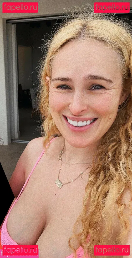 Rumer Willis Onlyfans Photo Gallery 