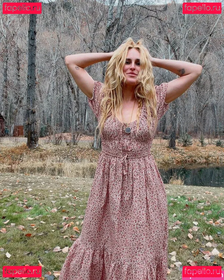 Rumer Willis Onlyfans Photo Gallery 