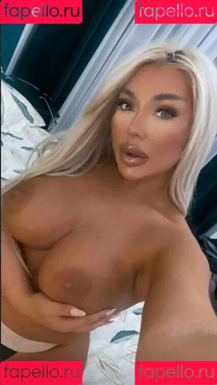 christalluv09 / lolly_christal_free Onlyfans Photo Gallery 
