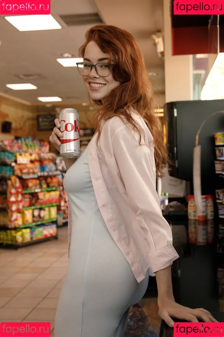 Sabrina Lynn / itssabrinalynn Onlyfans Photo Gallery 