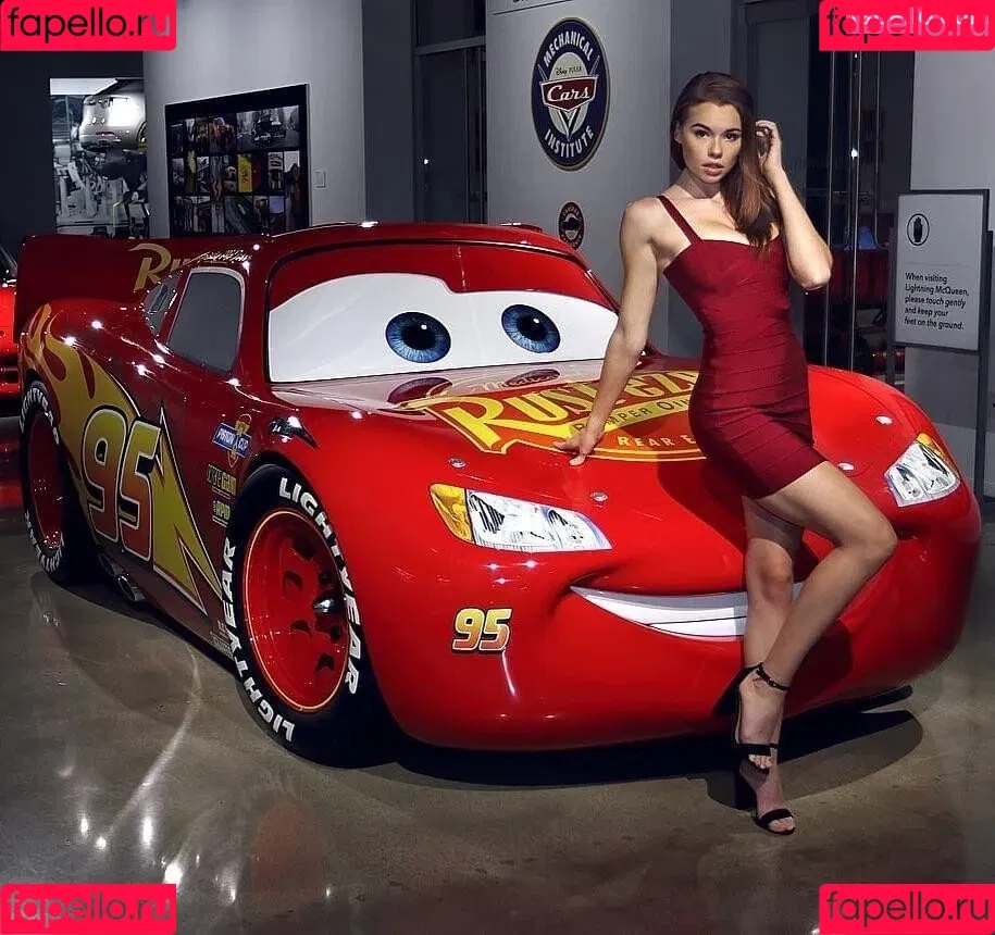 Sabrina Lynn / itssabrinalynn Onlyfans Photo Gallery 