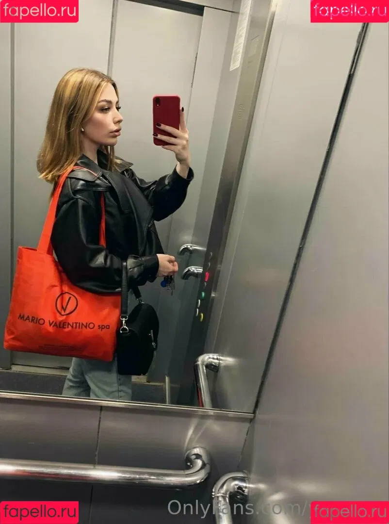 yara_ya / yaraya.ya Onlyfans Photo Gallery 