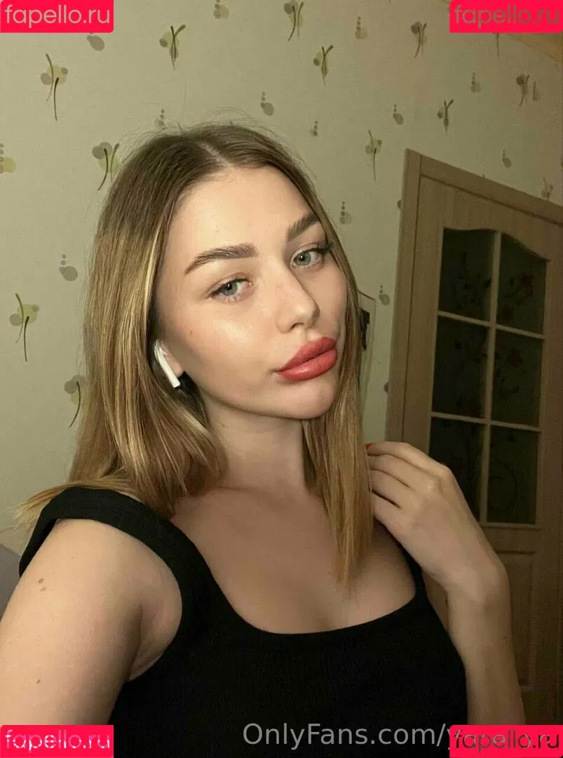 yara_ya / yaraya.ya Onlyfans Photo Gallery 