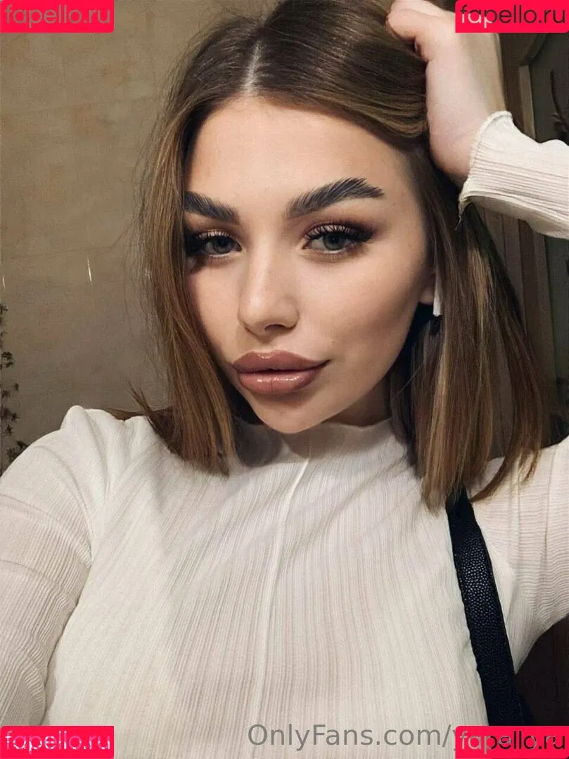 yara_ya / yaraya.ya Onlyfans Photo Gallery 