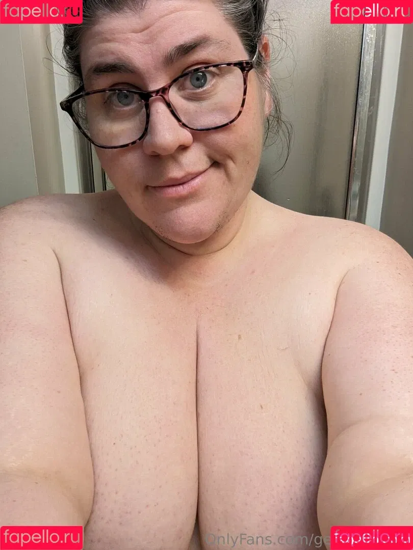 geekygwplus Onlyfans Photo Gallery 