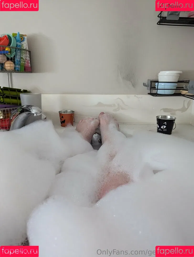 geekygwplus Onlyfans Photo Gallery 