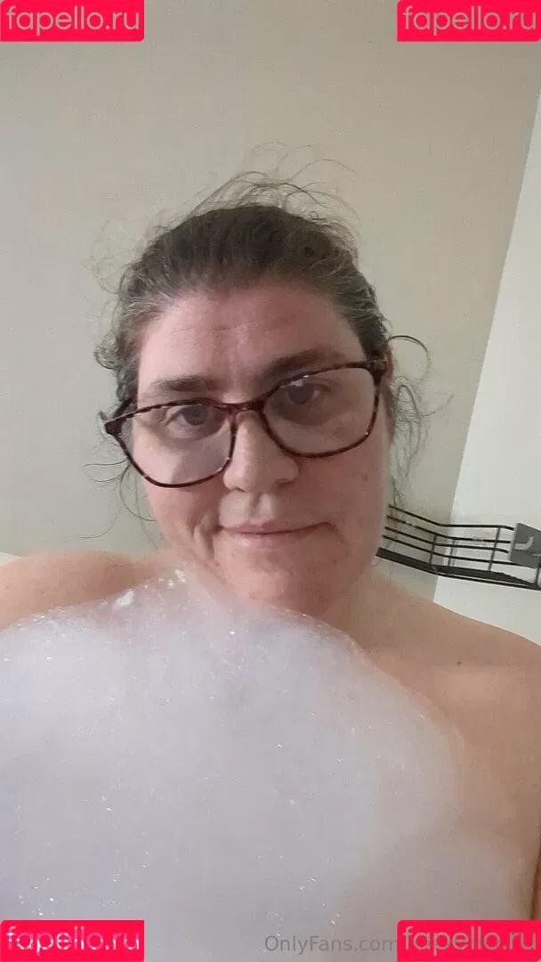 geekygwplus Onlyfans Photo Gallery 