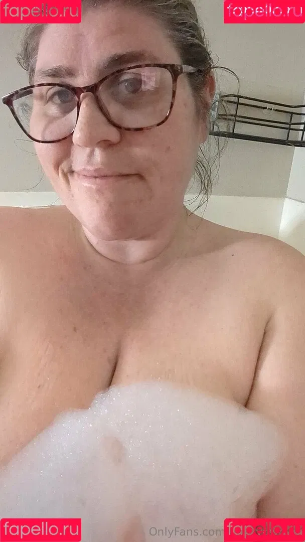 geekygwplus Onlyfans Photo Gallery 