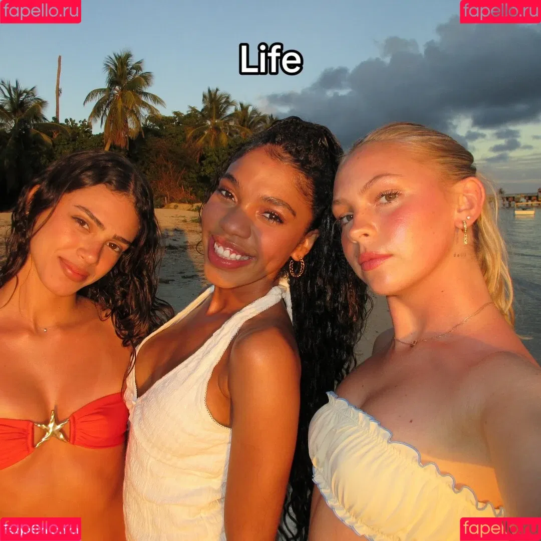 Jordyn Jones / jordylee.jones / jordynjones Onlyfans Photo Gallery 