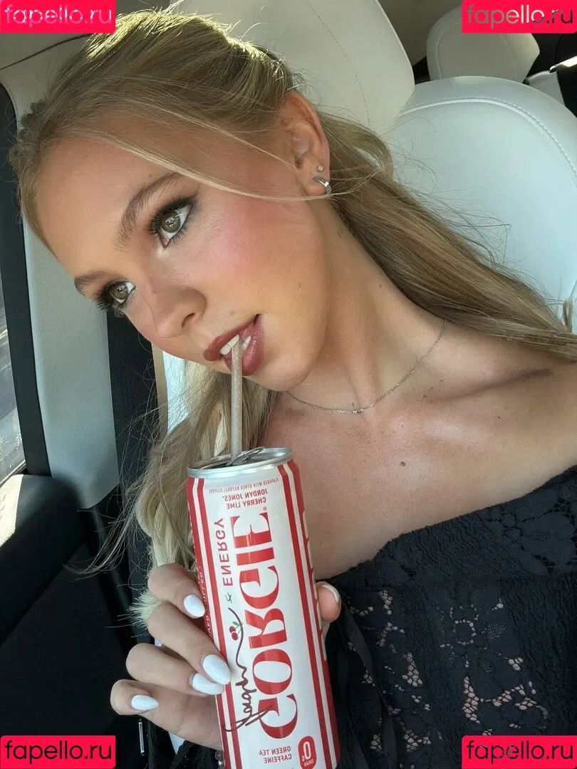 Jordyn Jones / jordylee.jones / jordynjones Onlyfans Photo Gallery 