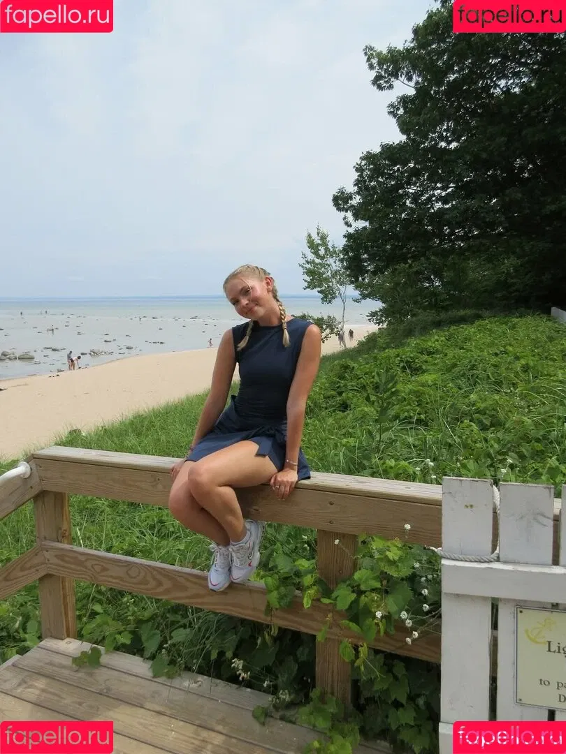 Jordyn Jones / jordylee.jones / jordynjones Onlyfans Photo Gallery 