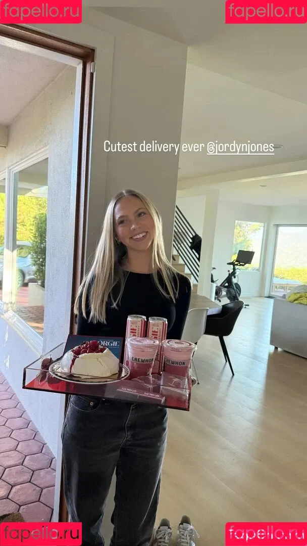 Jordyn Jones / jordylee.jones / jordynjones Onlyfans Photo Gallery 