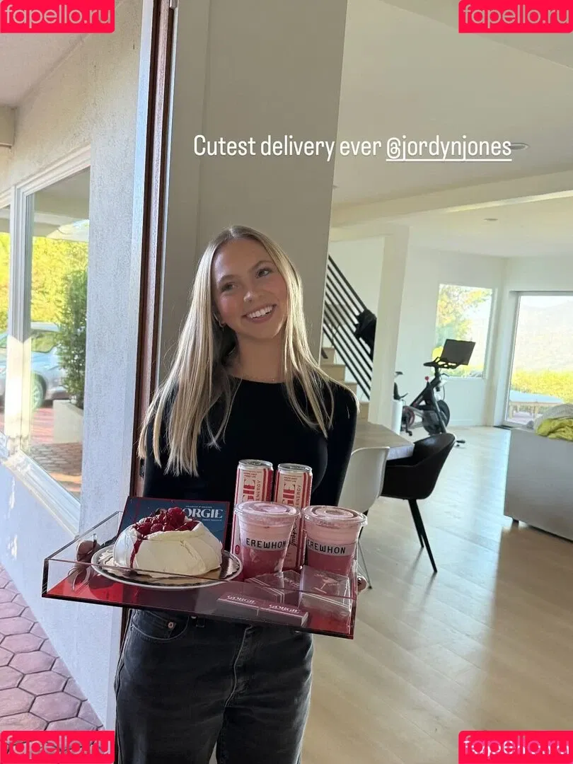 Jordyn Jones / jordylee.jones / jordynjones Onlyfans Photo Gallery 