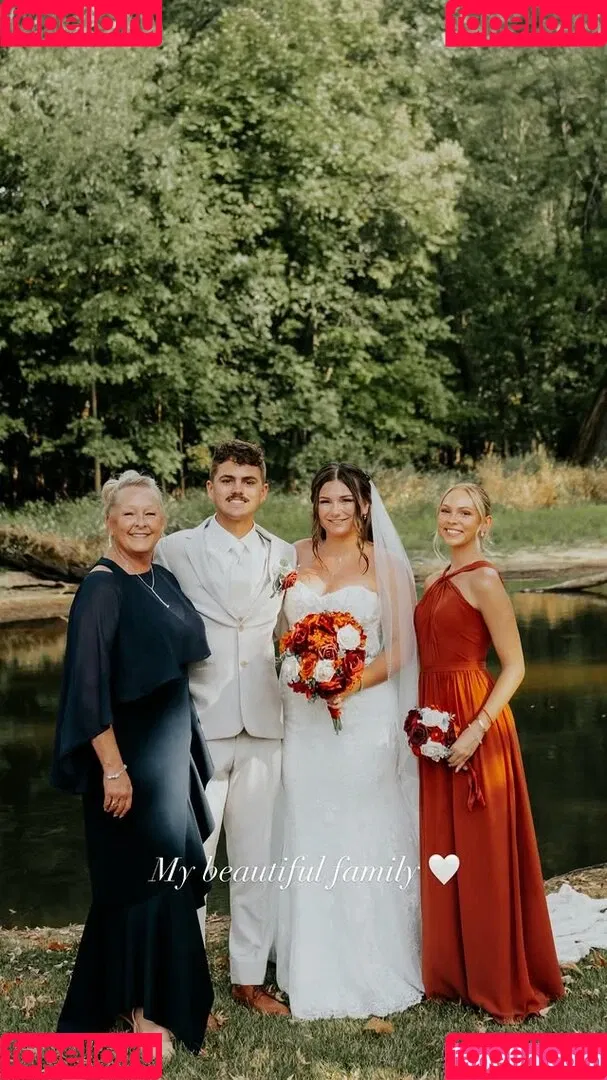 Jordyn Jones / jordylee.jones / jordynjones Onlyfans Photo Gallery 