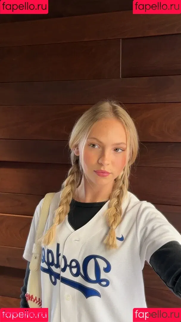 Jordyn Jones / jordylee.jones / jordynjones Onlyfans Photo Gallery 