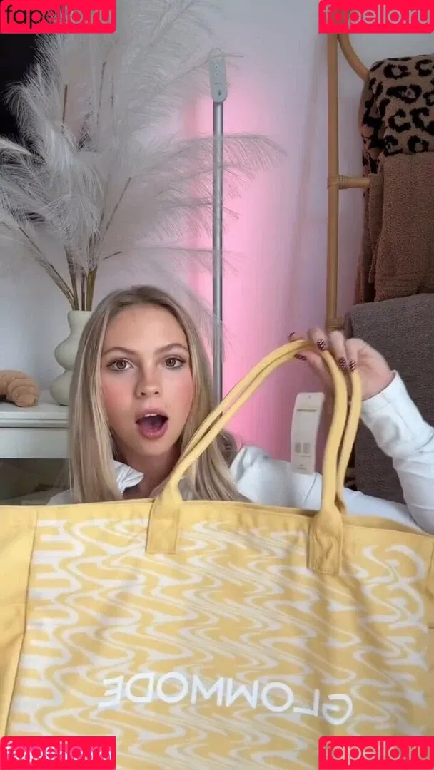 Jordyn Jones / jordylee.jones / jordynjones Onlyfans Photo Gallery 