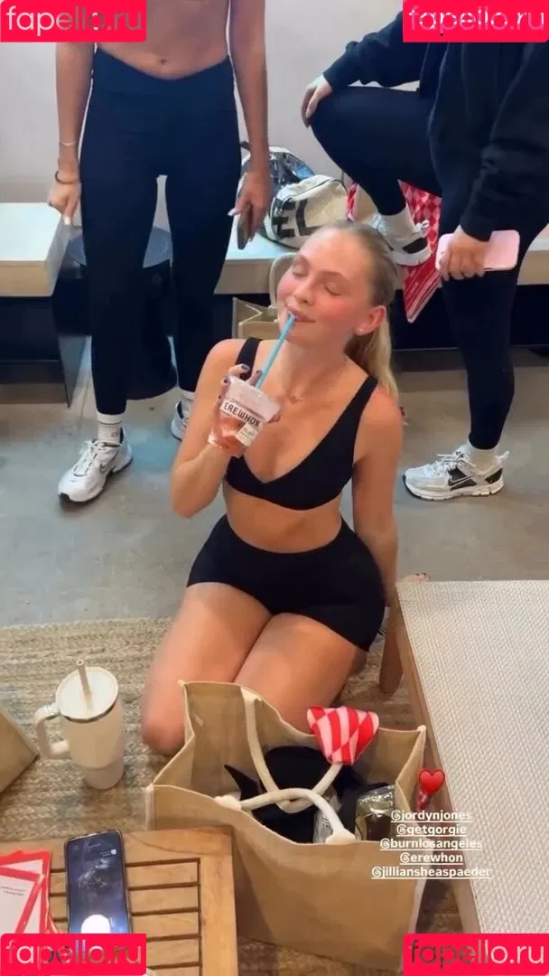 Jordyn Jones / jordylee.jones / jordynjones Onlyfans Photo Gallery 