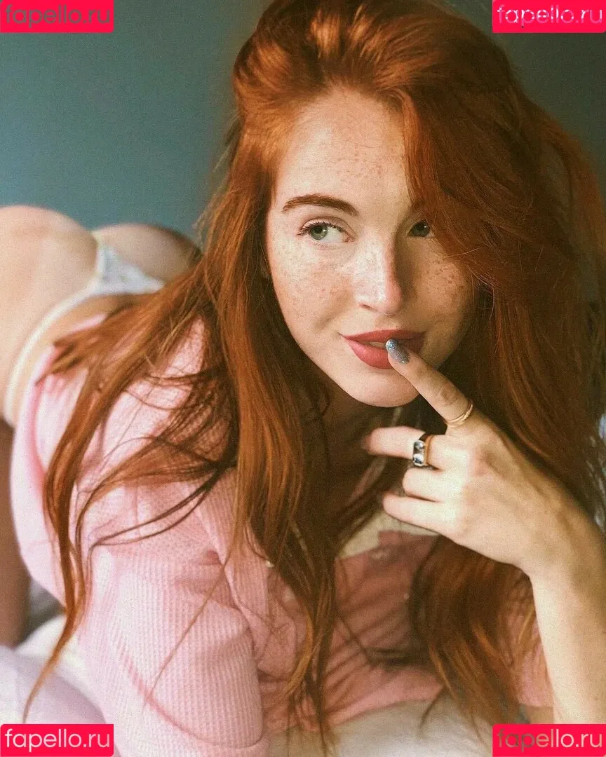 danielleboker / daniellebokerofficial / daniellebokerr Onlyfans Photo Gallery 