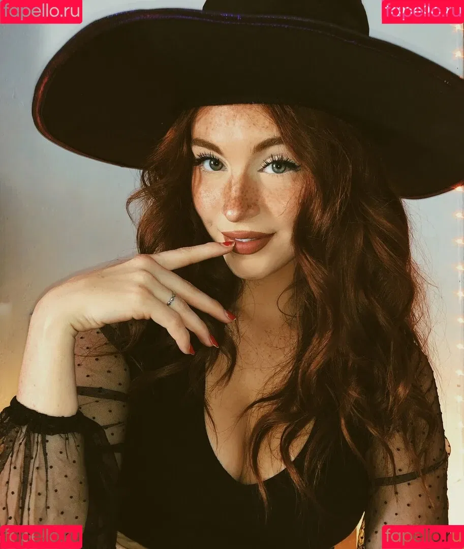 danielleboker / daniellebokerofficial / daniellebokerr Onlyfans Photo Gallery 