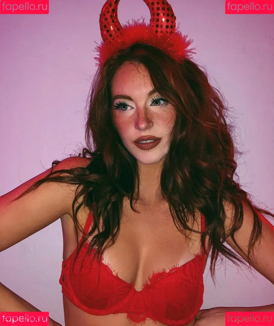 danielleboker / daniellebokerofficial / daniellebokerr Onlyfans Photo Gallery 