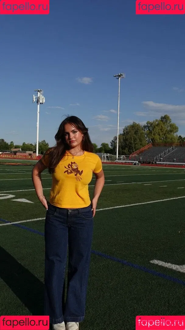 Sarabella Harris / iamsarahharris / sarabellaharriss / sexiisariii777 Onlyfans Photo Gallery 