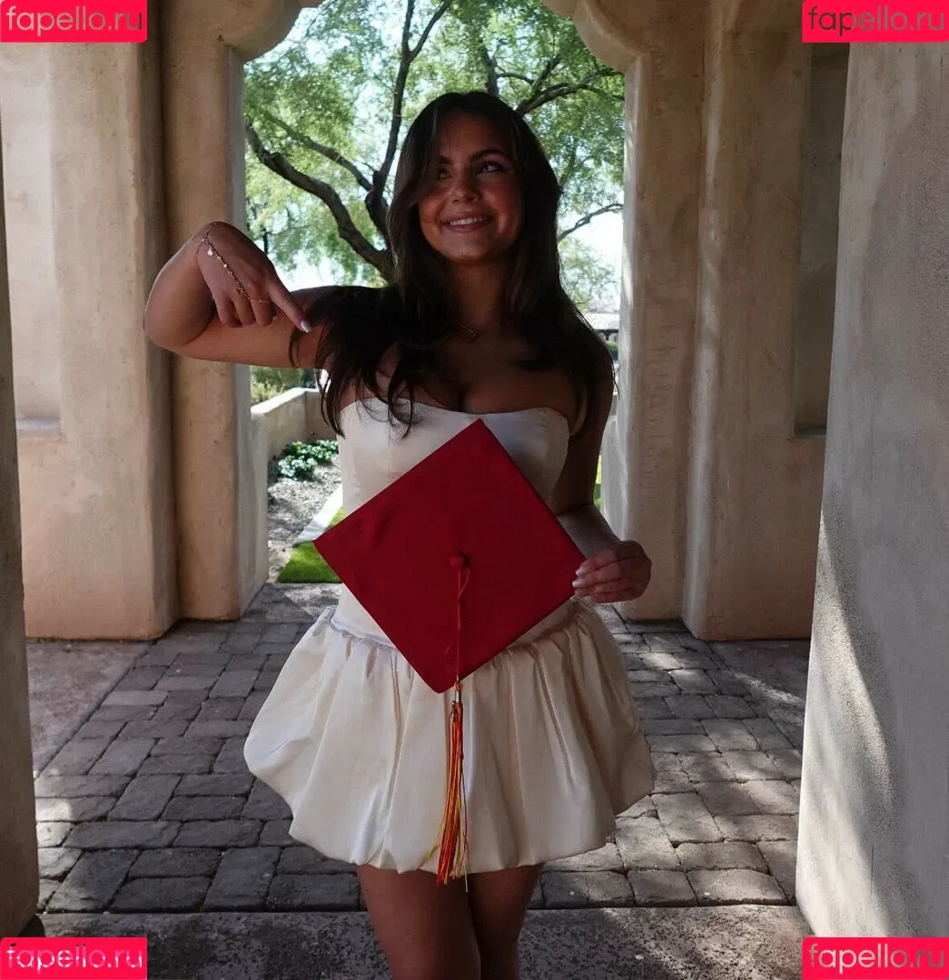 Sarabella Harris / iamsarahharris / sarabellaharriss / sexiisariii777 Onlyfans Photo Gallery 