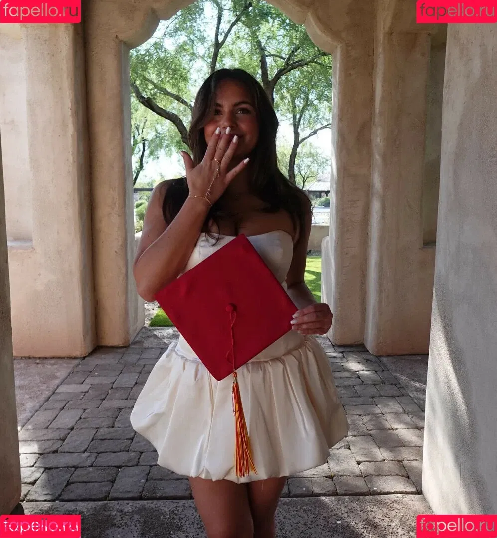 Sarabella Harris / iamsarahharris / sarabellaharriss / sexiisariii777 Onlyfans Photo Gallery 