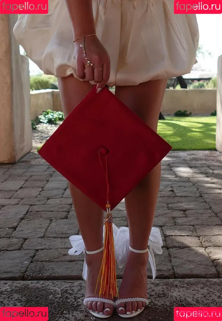 Sarabella Harris / iamsarahharris / sarabellaharriss / sexiisariii777 Onlyfans Photo Gallery 