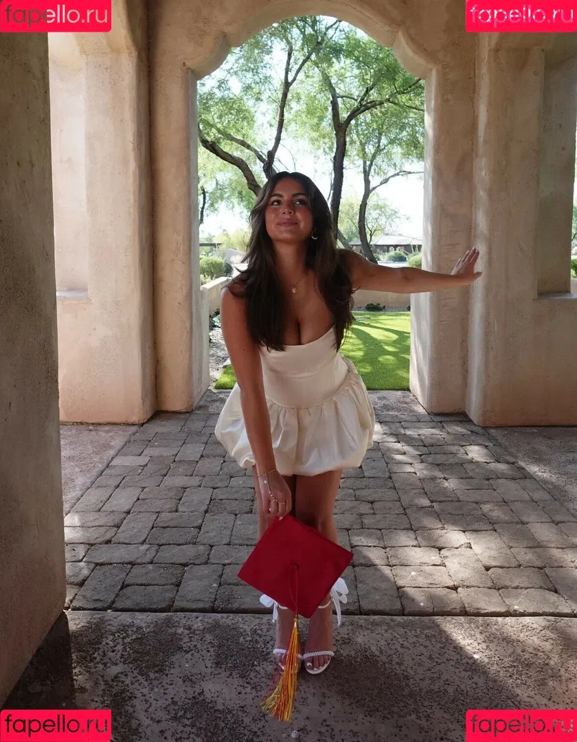 Sarabella Harris / iamsarahharris / sarabellaharriss / sexiisariii777 Onlyfans Photo Gallery 