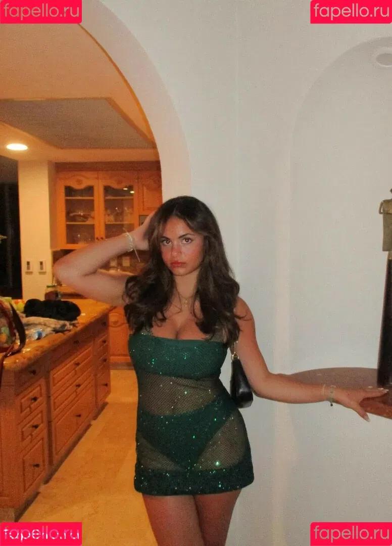 Sarabella Harris / iamsarahharris / sarabellaharriss / sexiisariii777 Onlyfans Photo Gallery 