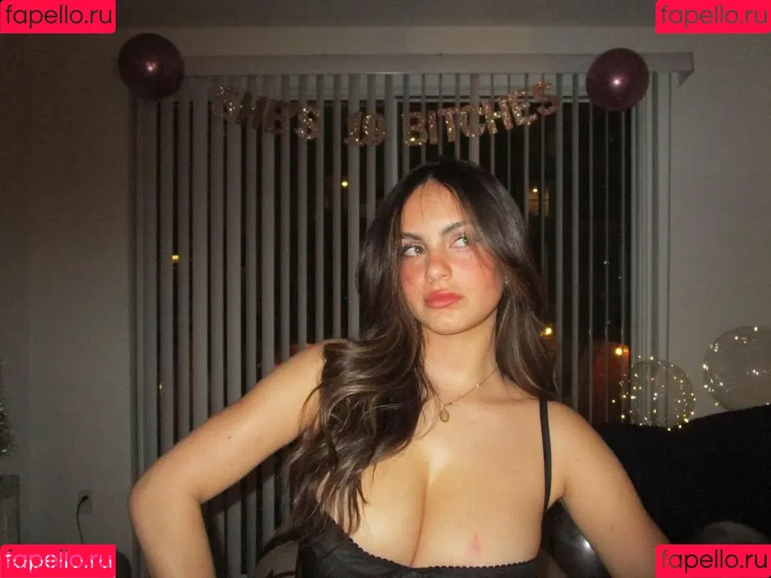 Sarabella Harris / iamsarahharris / sarabellaharriss / sexiisariii777 Onlyfans Photo Gallery 