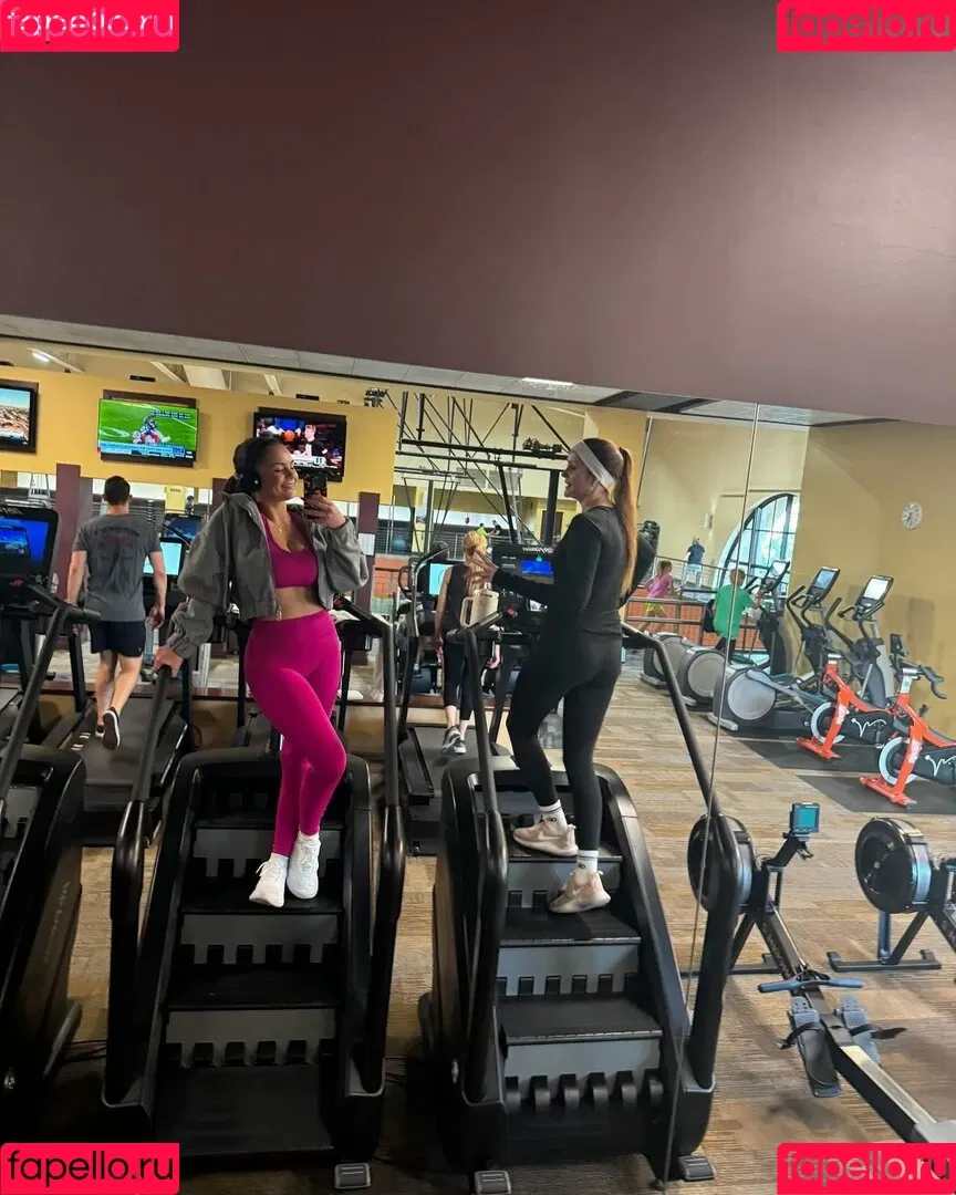 Sarabella Harris / iamsarahharris / sarabellaharriss / sexiisariii777 Onlyfans Photo Gallery 