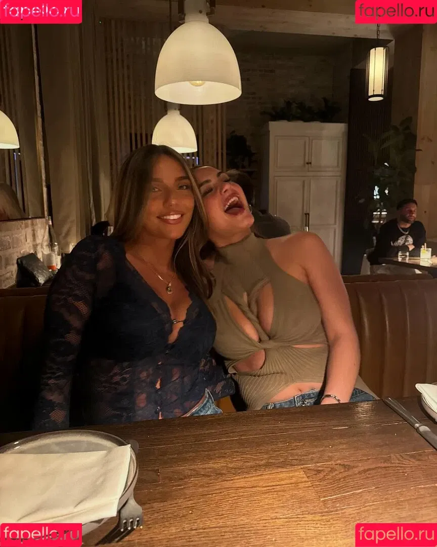 Sarabella Harris / iamsarahharris / sarabellaharriss / sexiisariii777 Onlyfans Photo Gallery 