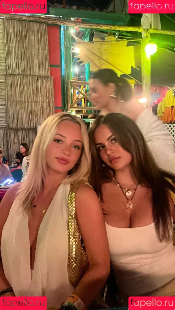 Sarabella Harris / iamsarahharris / sarabellaharriss / sexiisariii777 Onlyfans Photo Gallery 