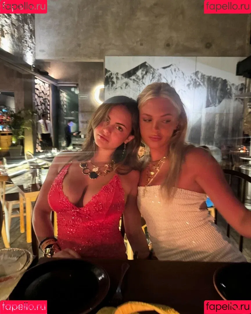 Sarabella Harris / iamsarahharris / sarabellaharriss / sexiisariii777 Onlyfans Photo Gallery 