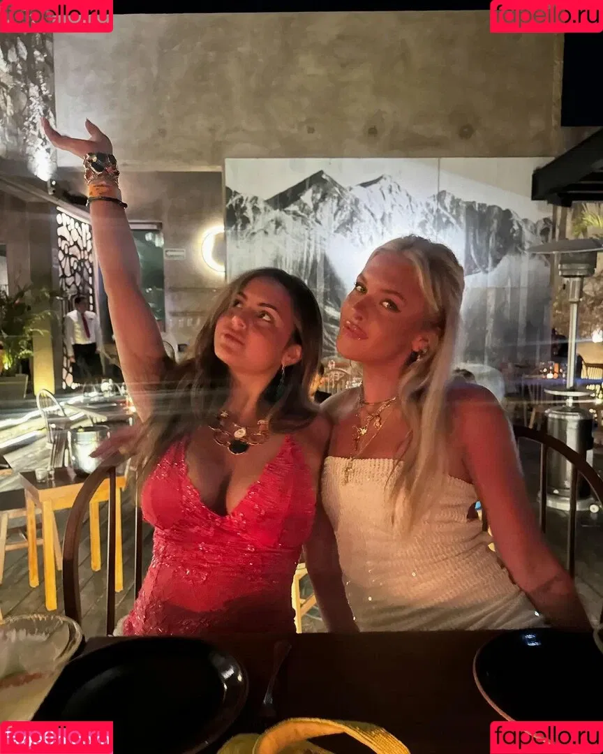 Sarabella Harris / iamsarahharris / sarabellaharriss / sexiisariii777 Onlyfans Photo Gallery 