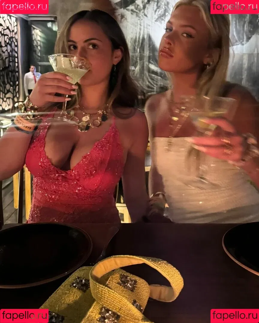 Sarabella Harris / iamsarahharris / sarabellaharriss / sexiisariii777 Onlyfans Photo Gallery 