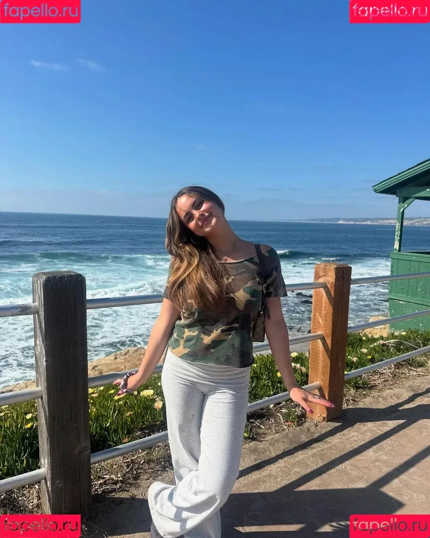 Sarabella Harris / iamsarahharris / sarabellaharriss / sexiisariii777 Onlyfans Photo Gallery 