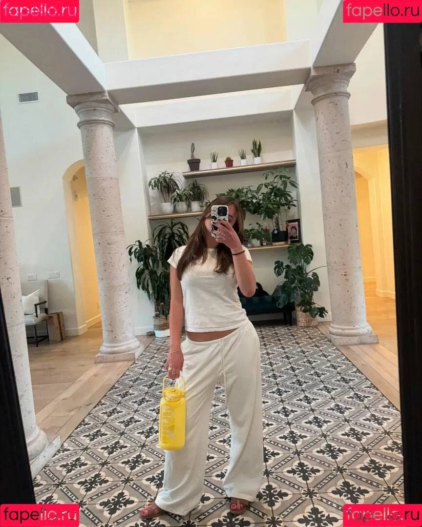 Sarabella Harris / iamsarahharris / sarabellaharriss / sexiisariii777 Onlyfans Photo Gallery 