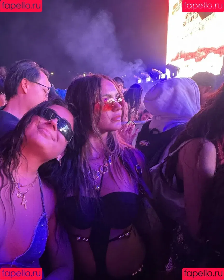 Sarabella Harris / iamsarahharris / sarabellaharriss / sexiisariii777 Onlyfans Photo Gallery 