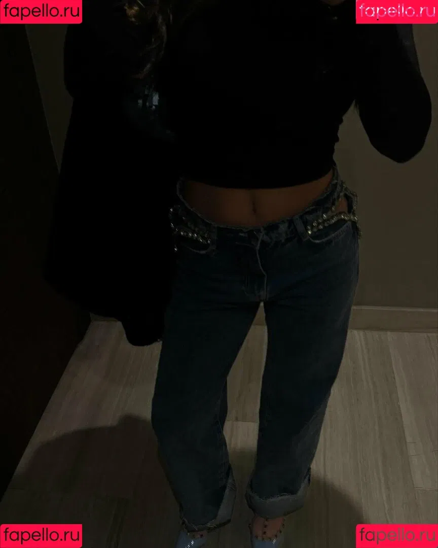 Sarabella Harris / iamsarahharris / sarabellaharriss / sexiisariii777 Onlyfans Photo Gallery 