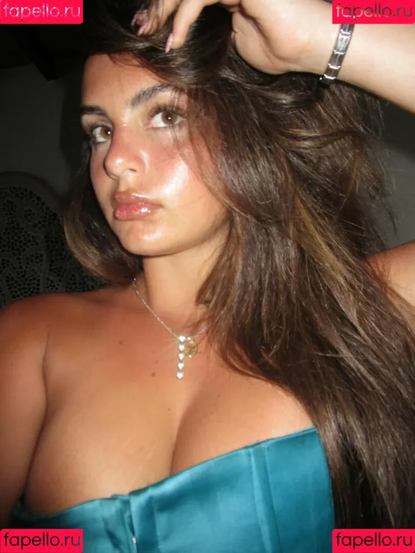 Sarabella Harris / iamsarahharris / sarabellaharriss / sexiisariii777 Onlyfans Photo Gallery 