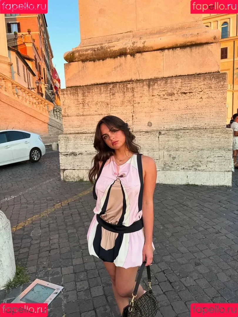 Sarabella Harris / iamsarahharris / sarabellaharriss / sexiisariii777 Onlyfans Photo Gallery 