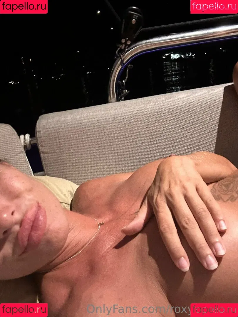 roxysdream / roxysdreamofficial Onlyfans Photo Gallery 