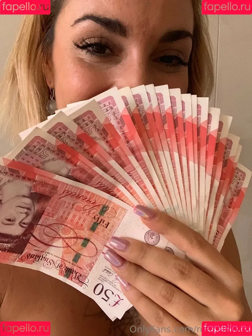 roxysdream / roxysdreamofficial Onlyfans Photo Gallery 