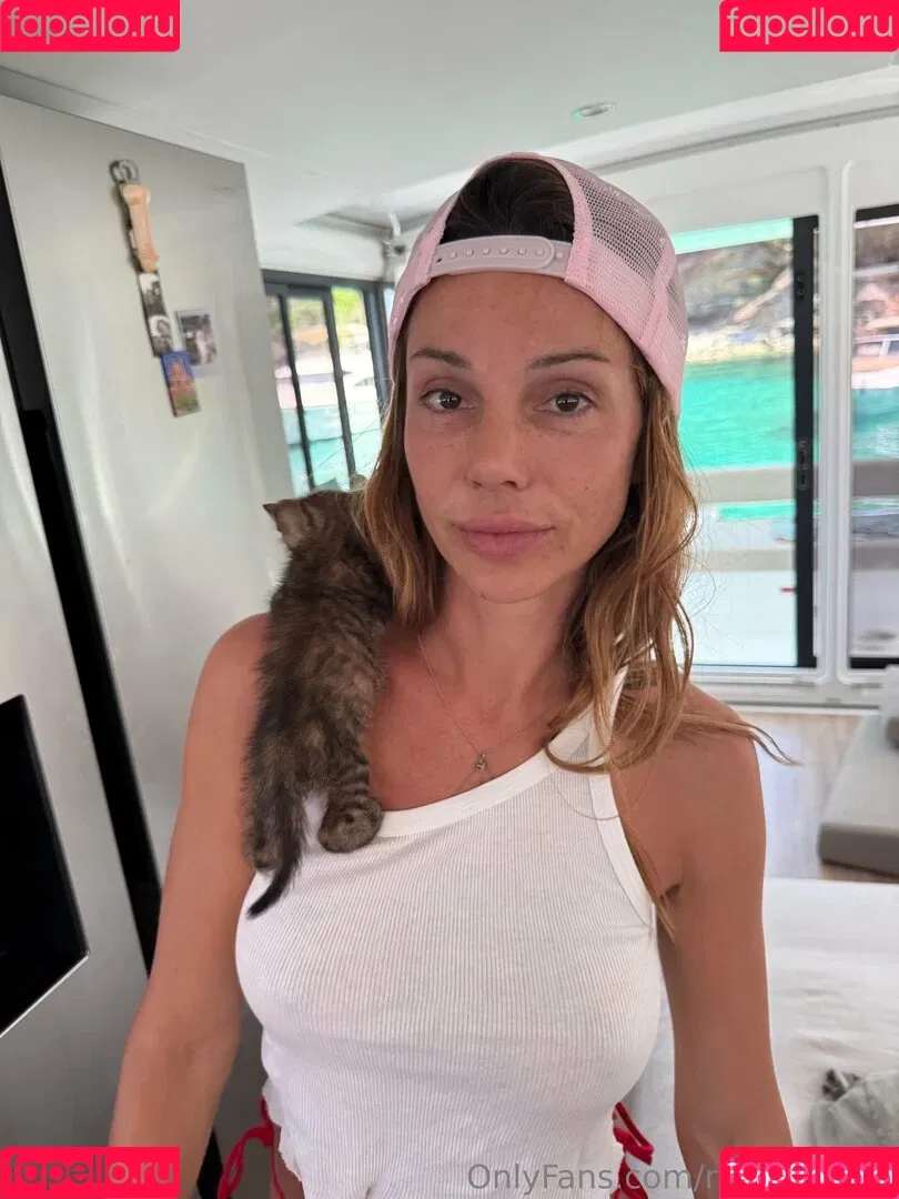 roxysdream / roxysdreamofficial Onlyfans Photo Gallery 