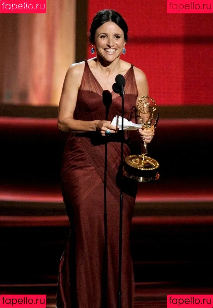 Julia Louis Dreyfus / Julia Louis-Dreyfus / officialjld Onlyfans Photo Gallery 