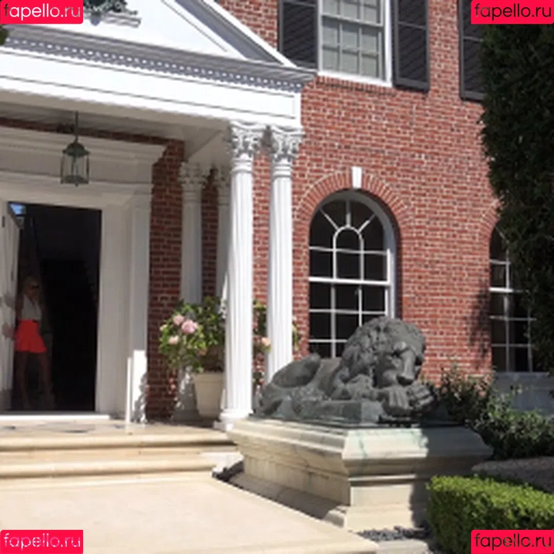 Carmen Caliente / carmencalixxx / officialcarmencaliente Onlyfans Photo Gallery 