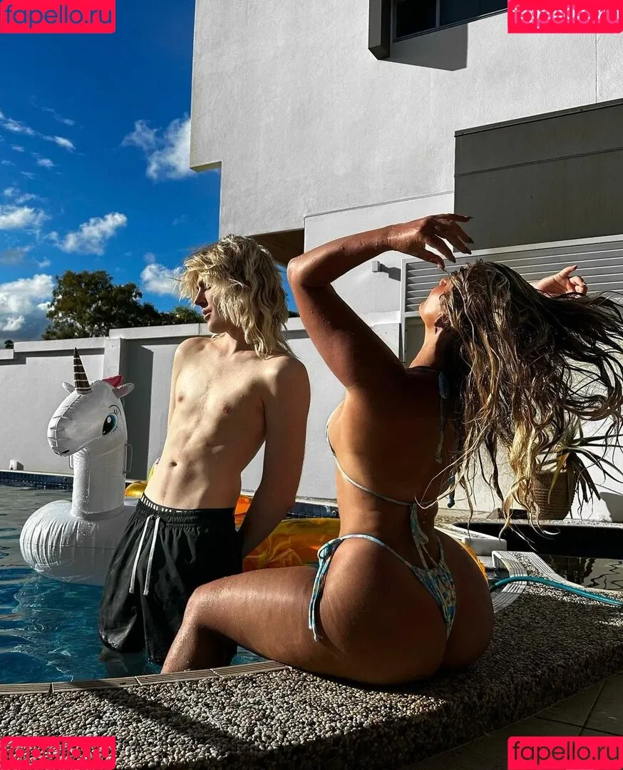 Karina Irby / karinairby Onlyfans Photo Gallery 